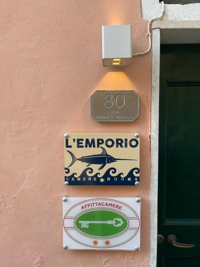 L'Emporio Rooms Manarola Exteriör bild